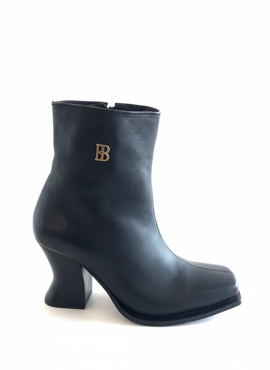 HALF MOON BOOT