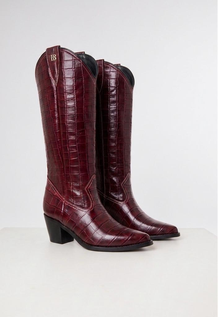 CONNIE BOOTS (EXTRA ALTAS)